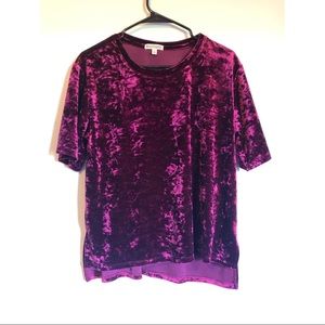 Love on a Hanger size L Top